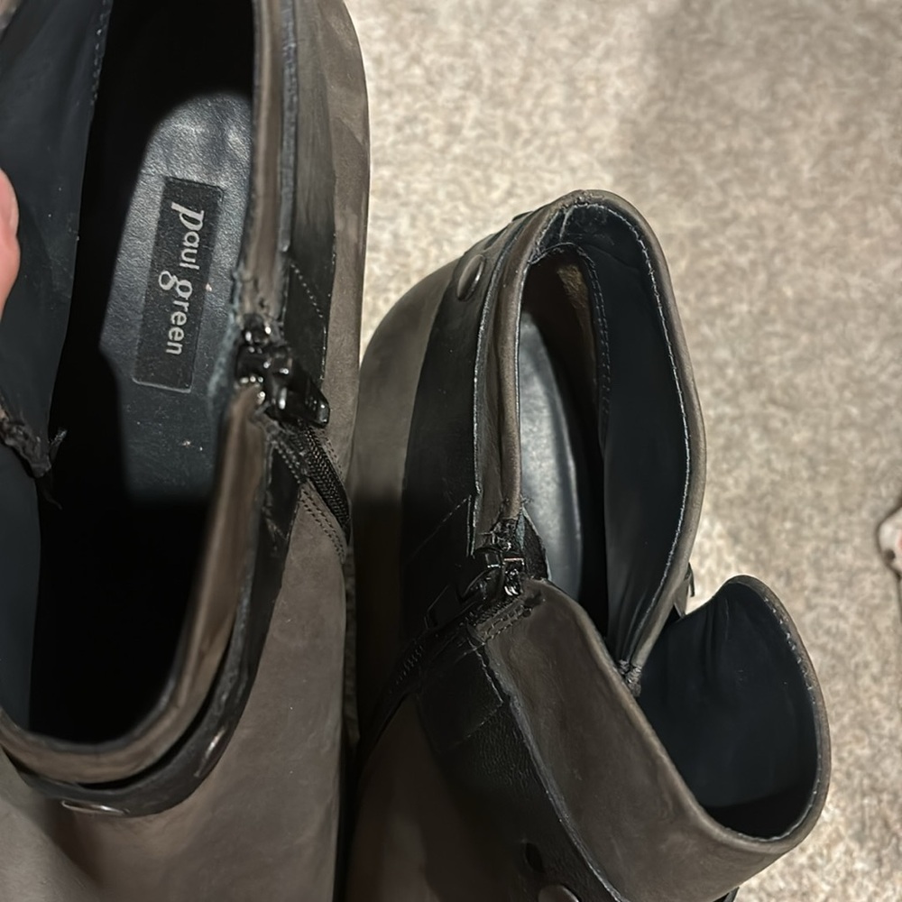 EUC Paul Green heeled moto-style bootie, gray and black. Size 6.5 UK/ 9 US - Picture 5 of 8